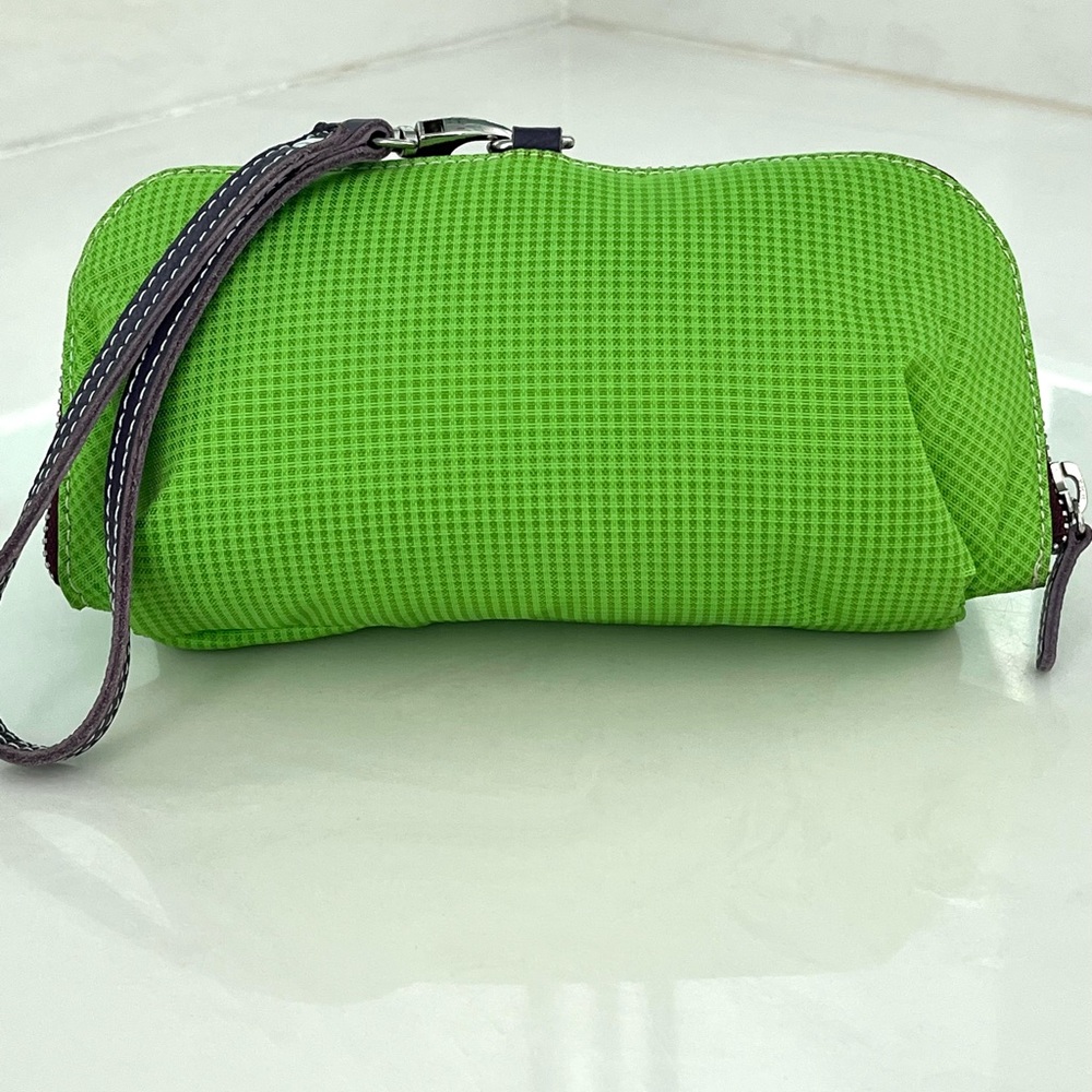 NWOT Fabrienne Wristlet Clutch - Picture 2 of 5